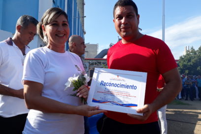 Reconocen a trabajadores eléctricos de la «Felton»