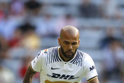 Dani Alves cuenta su experiencia contra Cristiano Ronaldo: “Un cabrón que no te deja respirar un segundo. No lo hice tan mal, pero es difícil. Es una máquina de marcar”, dijo el lateral, que también elogió a Guardiola.