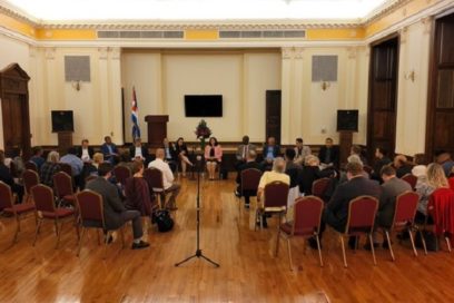 Canciller cubano se reúne con organizaciones estadounidenses