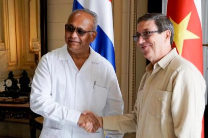 Cancilleres de Cuba y Surinam reafirman amistad entre ambos países
