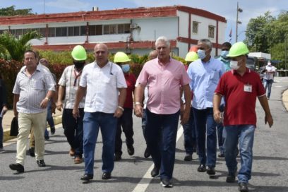 Presidente cubano recorre centros de interés económico y social en Cienfuegos