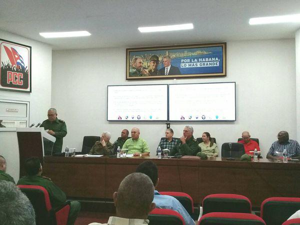 Miguel Díaz-Canel participó en la reunión del Consejo de Defensa Provincial de La Habana Foto: Ricardo Gómez