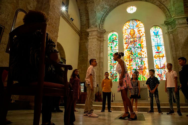 Concierto de la Orquesta Sinfónica Infantil de La Habana Vieja, proyecto social del Lyceum Mozartiano y la OHCH. Foto: Néstor Martí