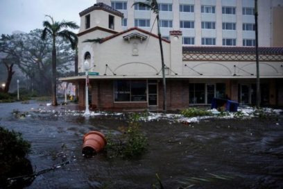 Ian sale de Florida degradado a tormenta tropical