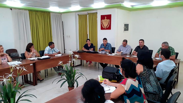 Convertir al sindicato en fuerza motriz para elevar la calidad en las actividades asistenciales es de las tareas por realizar en Holguín. Foto: Lianne Fonseca