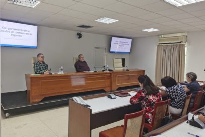 Primer ministro de Cuba analizó normas sobre negocios no estatales