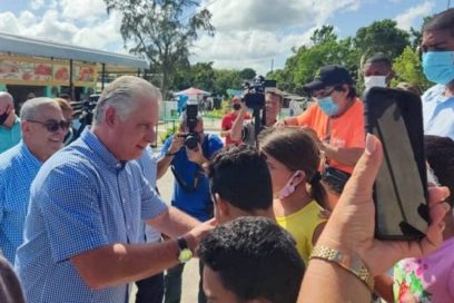 Presidente Díaz-Canel visita barrio habanero en transformación La Federal