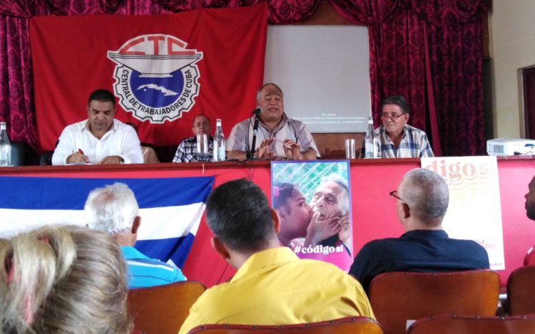 El funcionamiento sindical y otros elementos que contribuyen con incrementar la capacidad movilizativa del movimiento obrero en Camagüey fue analizado durante el pleno del Comité Provincial de la CTC. Foto: Gretel Díaz Montalvo