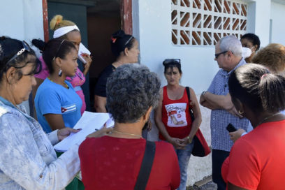 Comitiva parlamentaria recorre sitios afectados en Pinar del Río