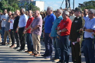 Encabeza presidente cubano homenaje a Camilo Cienfuegos en La Habana (+ Fotos y Video)