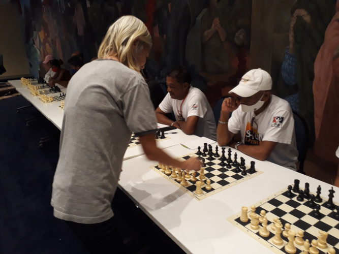 La Gran Maestra Vivian Ramón en la Simultánea Che Vive. Foto: el autor