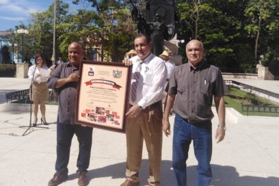 Celebran su día bancarios camagüeyanos