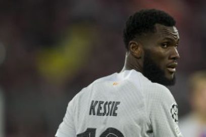 Fútbol Europa: Kessié se suma a la lista de bajas del Barça y estará dos semanas fuera por lesión. Xabi Alonso es el nuevo entrenador del Bayer Leverkusen. Problemas en el vestuario del Manchester United, esta vez entre Antony y el técnico Ten Hag.