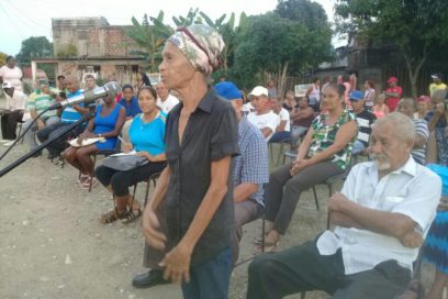 Santiagueros en pleno ejercicio de democracia popular