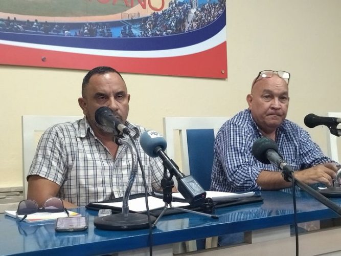 Conferencia de prensa en el Latinoamericano este martes 11 de octubre. Foto: Guillermo Rodríguez Hidalgo Gato