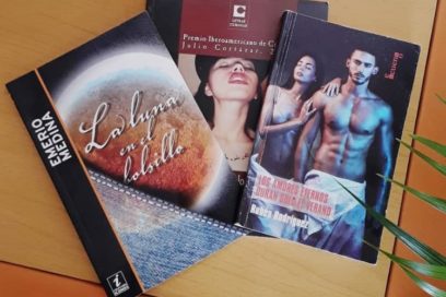 Anatomía de dos menciones literarias o los galardones vuelan al amanecer