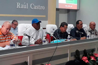 Valdés Mesa evaluó en Holguín programas indispensables para la producción de alimentos