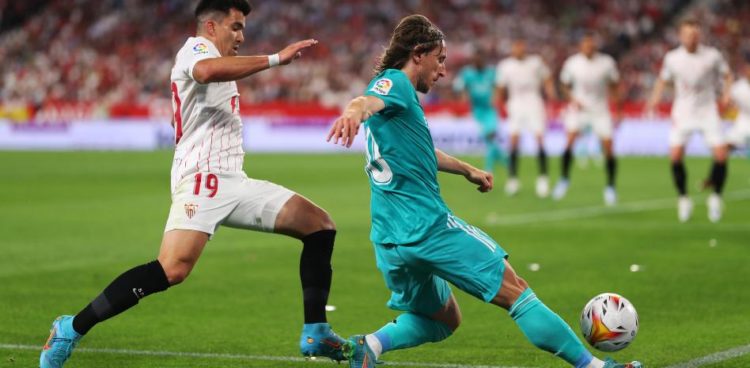 El Real Madrid pone en juego su liderato este sábado ante el Sevilla, y ...