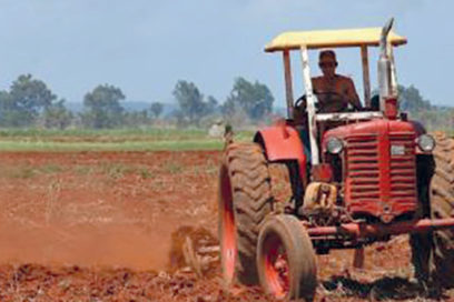 Traslado de tractor y operador