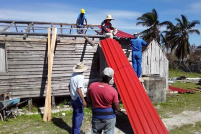 Pineros recuperan el 78 % de las viviendas impactadas por Ian