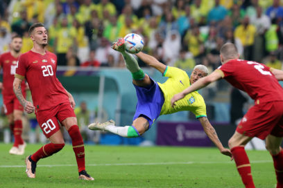 Mundial de Catar: Con un doblete de Richarlison, que posiblemente haya hecho el gol del Mundial, Brasil derrotó 2-0 a Serbia y lanzó candidatura al título mundial.