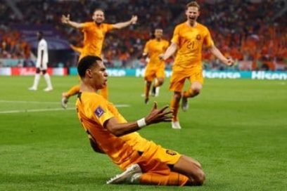 Mundial de Catar 2022: Inglaterra goleó 6-2 a Irán, con doblete de Bukayo Saka y otros tantos de Sterling, Rashford, Grealish y Bellingham. Mientras, en la llave A, Países Bajos venció 2-0 a Senegal con dianas de Gakpo y Claassen.