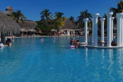 Se debate en Varadero de economía y turismo