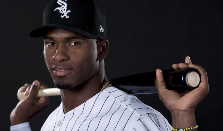 Luis Robert Moirán recibió el permiso de su equipo en Grandes Ligas. Foto: facebook de Luis Robert