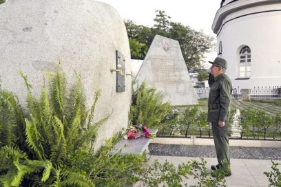 Rinde Raúl tributo a Fidel, su hermano de «hasta la victoria siempre»