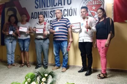 Servidores públicos de Las Tunas honran a Enrique Hart