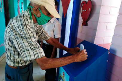 Centros de trabajo y viviendas apoyan proceso eleccionario (+ Fotos)