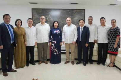 Sostienen intercambio autoridades partidistas de Cuba y Vietnam