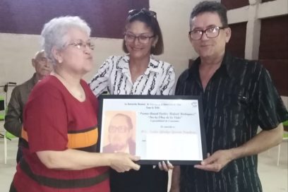 Premian a economistas y periodistas avileños