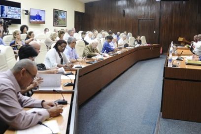 Cómo hacer más viviendas y producir más alimentos