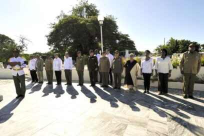 Encabezó Raúl ceremonia de traslado e inhumación de las cenizas de Armando Hart