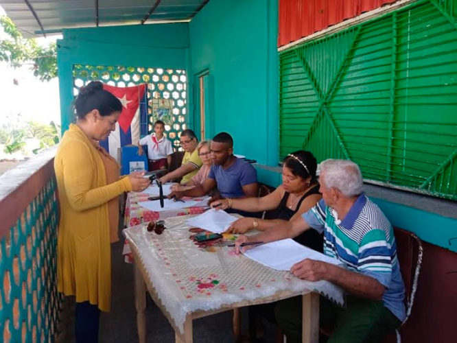 De manera fluida los electores del consejo popular Jagüey Cuyují han ido concurriendo a las urnas en estas elecciones municipales. Foto: Yolanda Molina Pérez