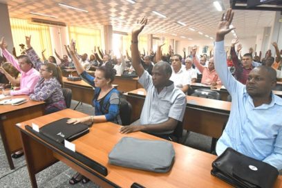 Propuestos Raúl y Díaz-Canel como precandidatos a diputados al parlamento cubano (+Fotos)