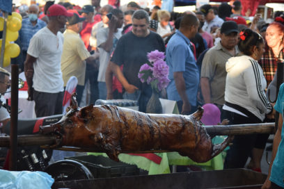 Realizan feria de fin de año en la provincia de Granma