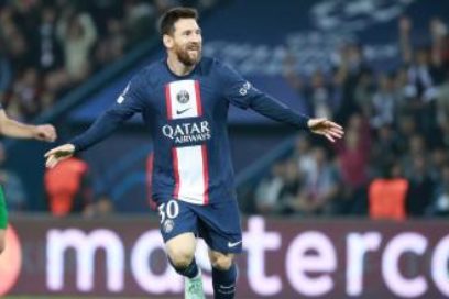 Al-Khelaifi, presidente del PSG, sobre la renovación de Messi: «Quedamos en que hablaríamos después del Mundial. Lo he dicho mil veces: él está muy feliz en el club, está haciendo una muy buena temporada. Creo que tiene ganas de quedarse».