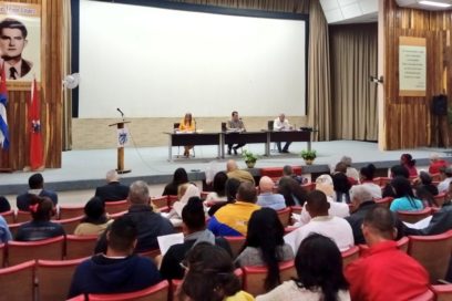 Asiste Esteban Lazo a discusión del Plan de la Economía y Presupuesto para 2023 por la Asamblea Municipal de Arroyo Naranjo