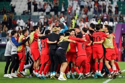 Mundial de Catar: Corea del Sur derrotó 2-1 a Portugal y clasificó a octavos detrás de los lusos. Uruguay, pese a vencer 2-0 a Ghana no pudo anotar un tercer gol que los hubiera clasificado.
