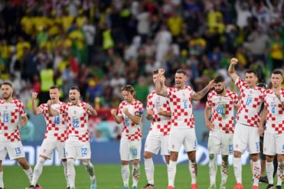 Qatar2022: Croacia liquidó a Brasil en penales y se coló en la semifinal. Los brasileños se adelantaron sobre el cierre del primer tiempo extra con gol de Neymar, pero Petković igualó. En penales Livaković atajó ante Rodrygo y luego falló Marquinhos.