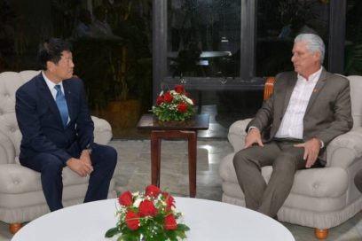 Recibe Díaz-Canel a presidente de la Federación Internacional de Gimnasia