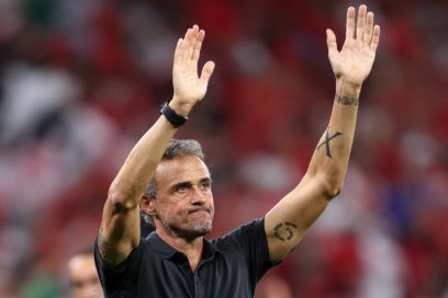 Luis Enrique: «Quiero seguir entrenando. Estoy en un momento en el que me veo las ganas y la fuerza de coger un club. La selección ha sido un sueño. Si no pasa nada, esperaré a la siguiente temporada y si viene algo que me interesé, lo haré».