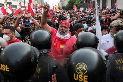 Trabajadores peruanos rechazan quiebre democrático en su país