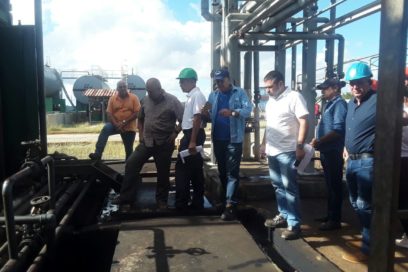 Recorre Ministro de Energía y Minas centros de Cienfuegos (+Fotos)