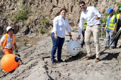 Cable submarino de fibra óptica Arimao toca tierra en Martinica