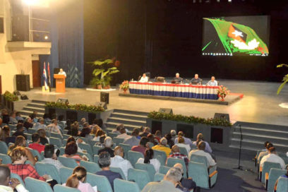 Con Díaz-Canel, comienza en Santiago de Cuba reunión de evaluación