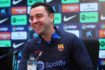 Xavi: «Estamos en una situación que dependemos del fair play y quizá está la salida de Bellerín, que nos lo ha pedido, se le entiende, darle las gracias porque ha sido un ejemplo en todo y ni una mala cara, siempre implicado, nos ha pedido salir».