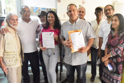 El beso de Tina Modotti a José Martí